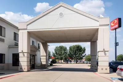 Photo 2 - Econo Lodge Weatherford