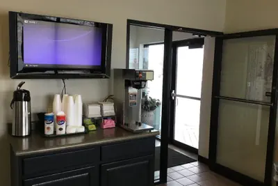 Photo 4 - SureStay by Best Western Wichita Airport