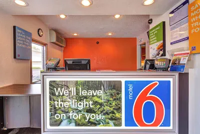 Photo 2 - Motel 6 – Santa Rosa, CA - South