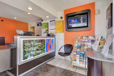 Photo 3 - Motel 6 – Santa Rosa, CA - South