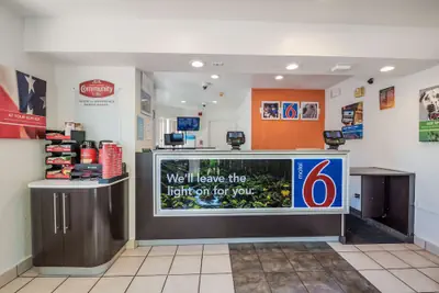Photo 5 - Motel 6 Rohnert Park, CA