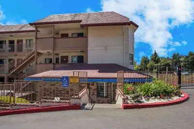 Photo 2 - Econo Lodge Vallejo Fairgrounds