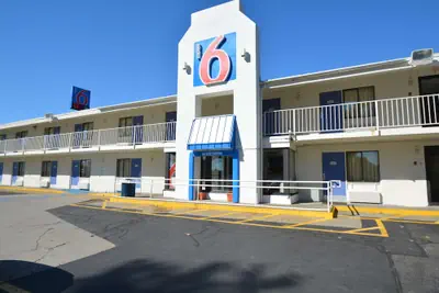 Photo 2 - Motel 6 Chicopee, MA - Springfield