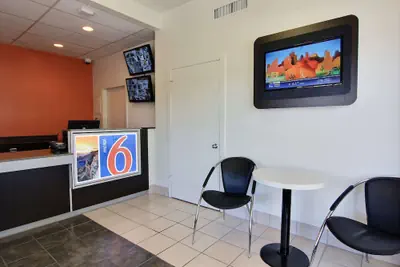 Photo 5 - Motel 6 Austin, TX - Central Downtown UT