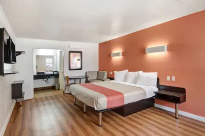 Photo 4 - Motel 6 Dallas, TX - Forest Lane