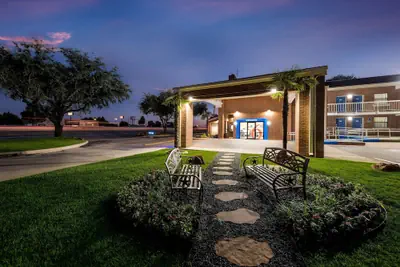 Photo 2 - Motel 6 Plano, TX - Plano Northeast