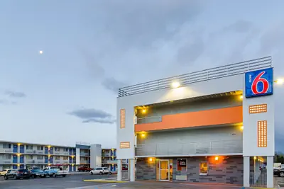 Photo 2 - Motel 6 Denver, CO – Downtown