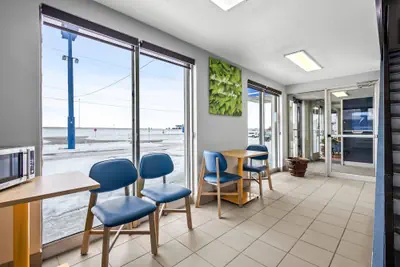 Photo 5 - Park Inn by Radisson, Fargo West Acres