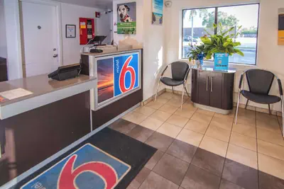 Photo 3 - Motel 6 Ft. Pierce, FL, Fort Pierce