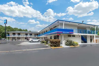 Photo 2 - Rodeway Inn Winston Salem Route 52