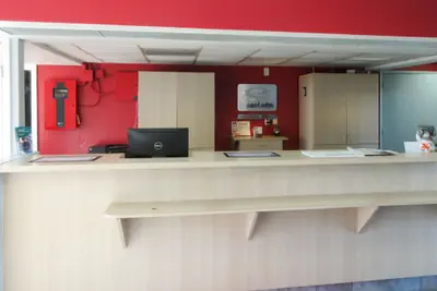 Photo 2 -  Econo Lodge Paducah West I-24