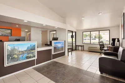 Photo 4 - Howard Johnson by Wyndham Harrisonburg