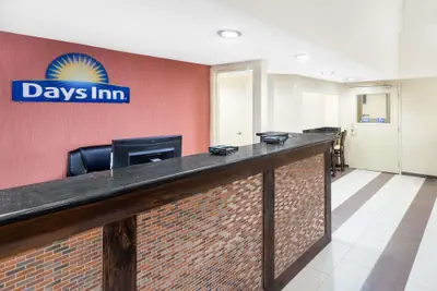 Photo 2 - Days Inn by Wyndham Geneva/Finger Lakes
