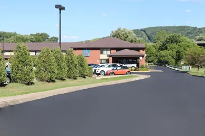Photo 2 - Motel 6 Binghamton, NY