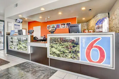 Photo 3 - Motel 6 Coos Bay, OR