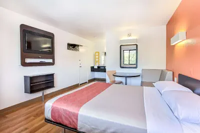 Photo 4 - Motel 6 Sunnyvale, CA - South