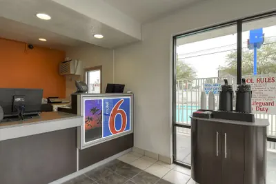 Photo 4 - Motel 6 El Monte, CA - Los Angeles