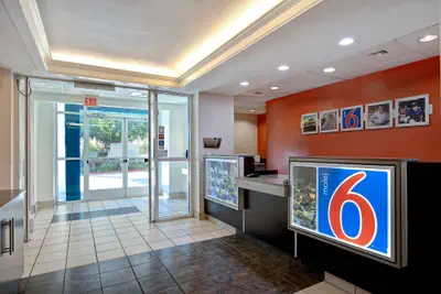 Photo 3 - Motel 6 Gilroy, CA