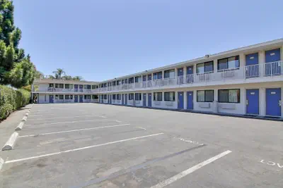 Photo 2 - Motel 6 Goleta, CA - Santa Barbara