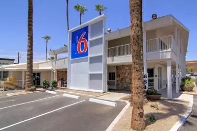 Photo 2 - Motel 6 Old town Scottsdale/Fashion Square