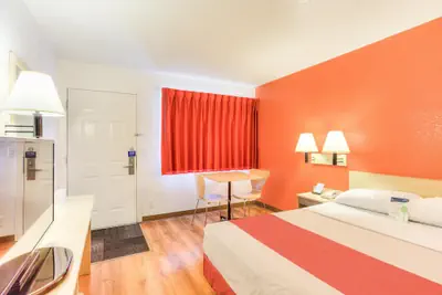 Photo 4 - Motel 6 Tigard, OR - Portland South - Lake Oswego