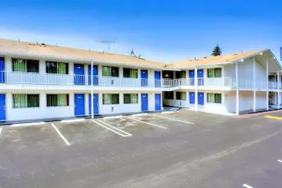 Photo 2 - Motel 6 Tigard, OR - Portland South - Lake Oswego