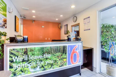 Photo 3 - Motel 6 Tigard, OR - Portland South - Lake Oswego