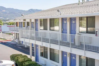 Photo 2 - Motel 6 Ukiah, CA