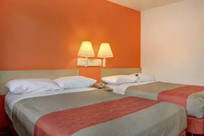 Photo 5 - Motel 6 Portland, OR - Central