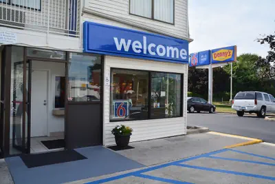 Photo 2 - Motel 6 Southington, CT - Hartford