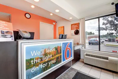 Photo 4 - Motel 6 Southington, CT - Hartford