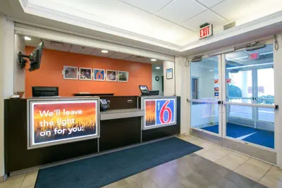 Photo 4 - Motel 6 Brooklyn Center, MN - Minneapolis