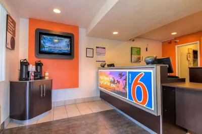 Photo 3 - Motel 6 Westminster South - Long Beach