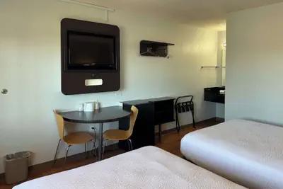 Photo 5 - Motel 6 Simi Valley, CA