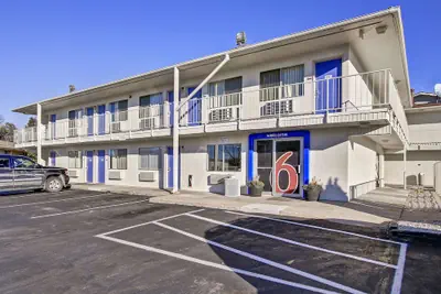 Photo 2 - Motel 6 Green Bay, WI