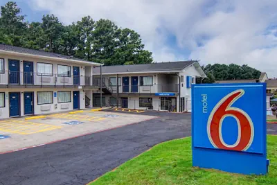 Photo 2 - Motel 6 Longview, TX