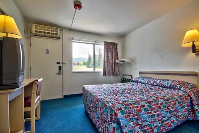 Photo 4 - Americas Best Value Inn & Suites Helena
