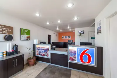 Photo 4 - Motel 6 Mcallen, TX