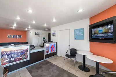 Photo 2 - Motel 6 Mcallen, TX