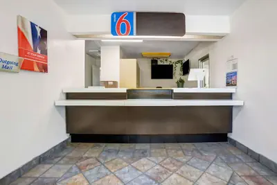Photo 3 - Motel 6 Red Bluff, CA