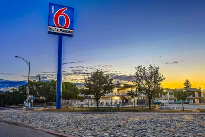 Photo 2 - Motel 6 Red Bluff, CA