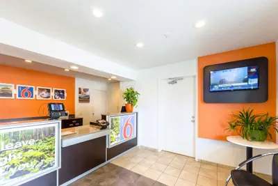 Photo 2 - Motel 6 Klamath Falls, OR
