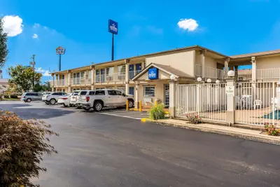 Photo 2 - Americas Best Value Inn Bowling Green