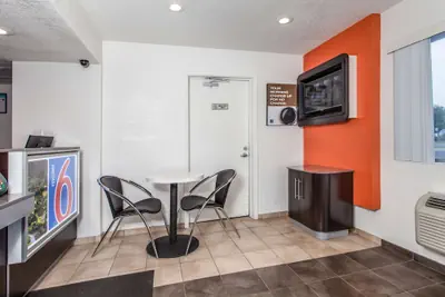 Photo 4 - Motel 6 Vacaville, CA