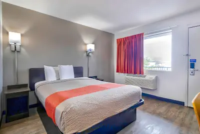 Photo 3 - Motel 6 Gallup, NM