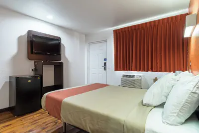 Photo 4 - Motel 6 Riverside, CA - UCR East
