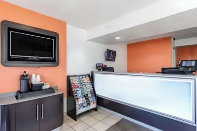 Photo 2 - Motel 6 Modesto CA