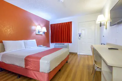 Photo 5 - Motel 6 Phoenix, AZ - Airport - 24th Street