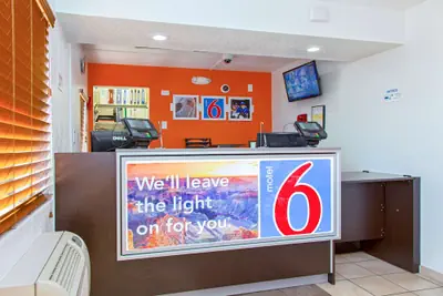 Photo 3 - Motel 6 Phoenix, AZ - Airport - 24th Street
