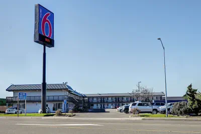 Photo 2 - Motel 6 Eureka, CA – Redwood Coast
